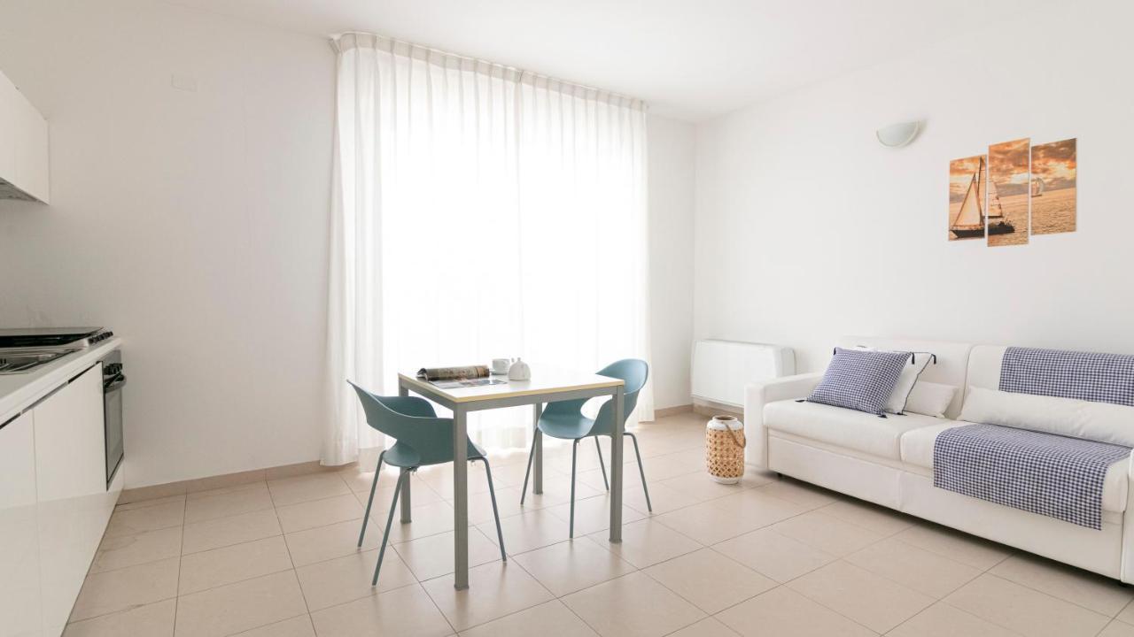 Apartamento Residenza Excelsior - Bilocali Piano Terra Marina Di Montenero Exterior foto